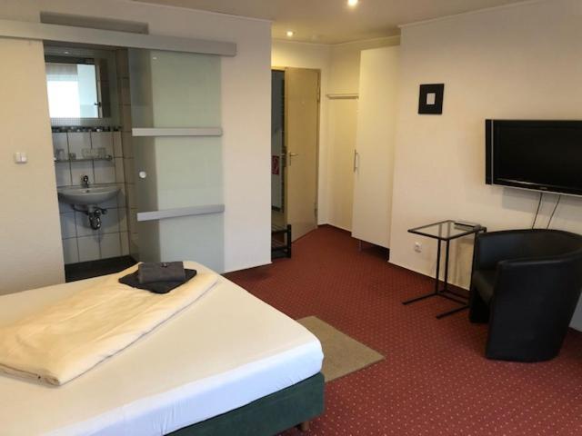 Hotel Saarland Lebach Exterior photo