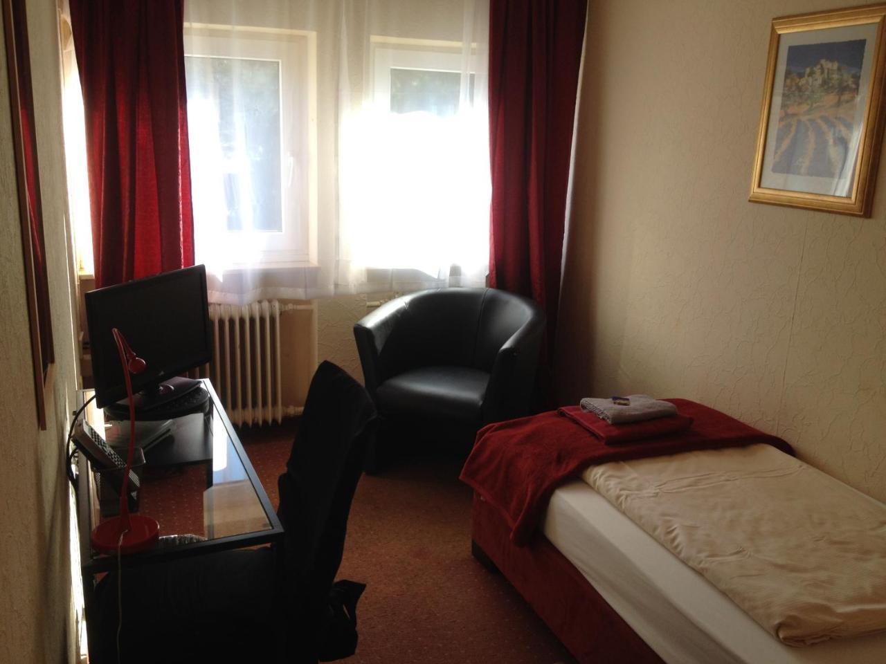 Hotel Saarland Lebach Exterior photo